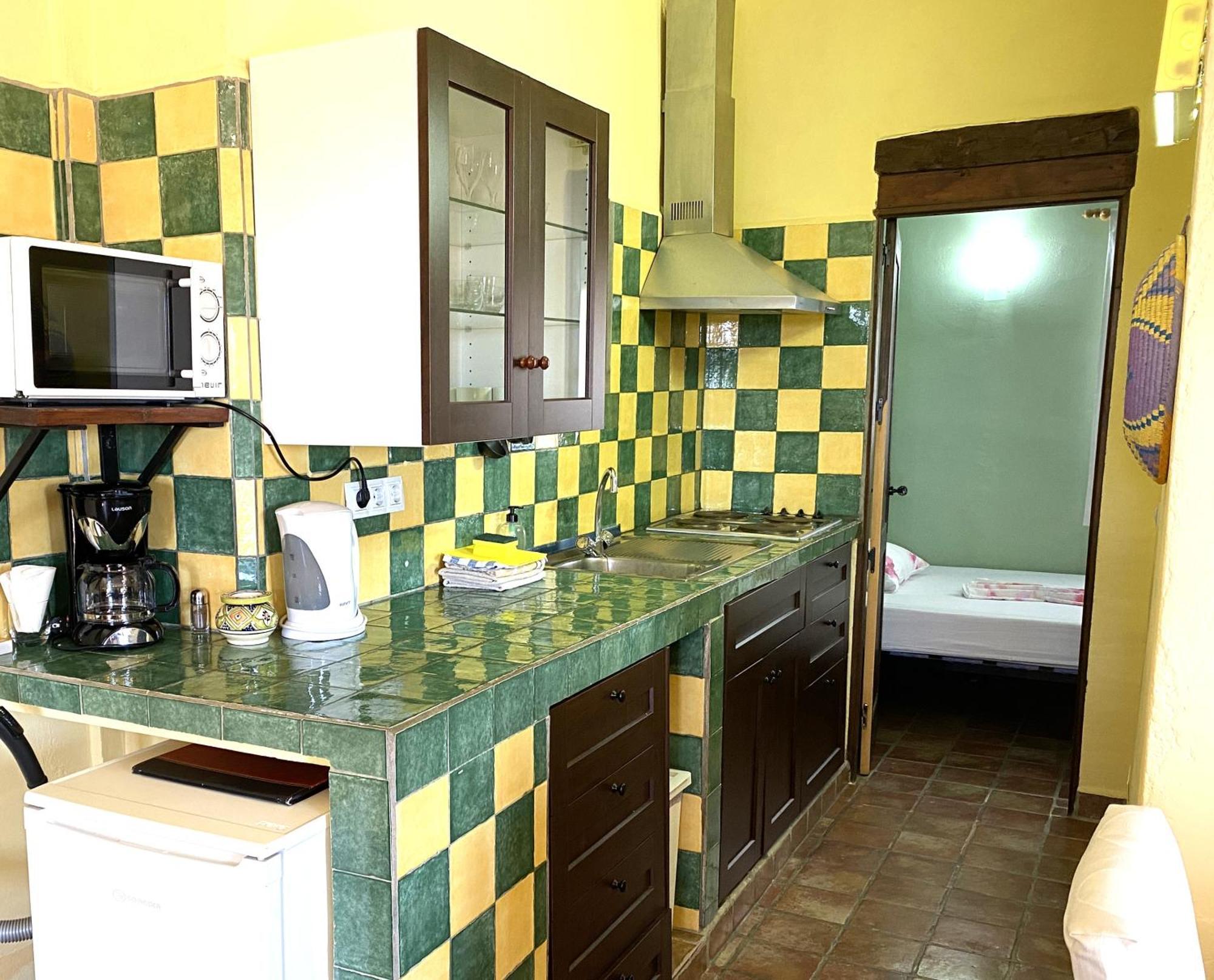 Castle Tower Ground Floor Apartment In Rural Holiday Park 'Cezanne' Tolox Bagian luar foto