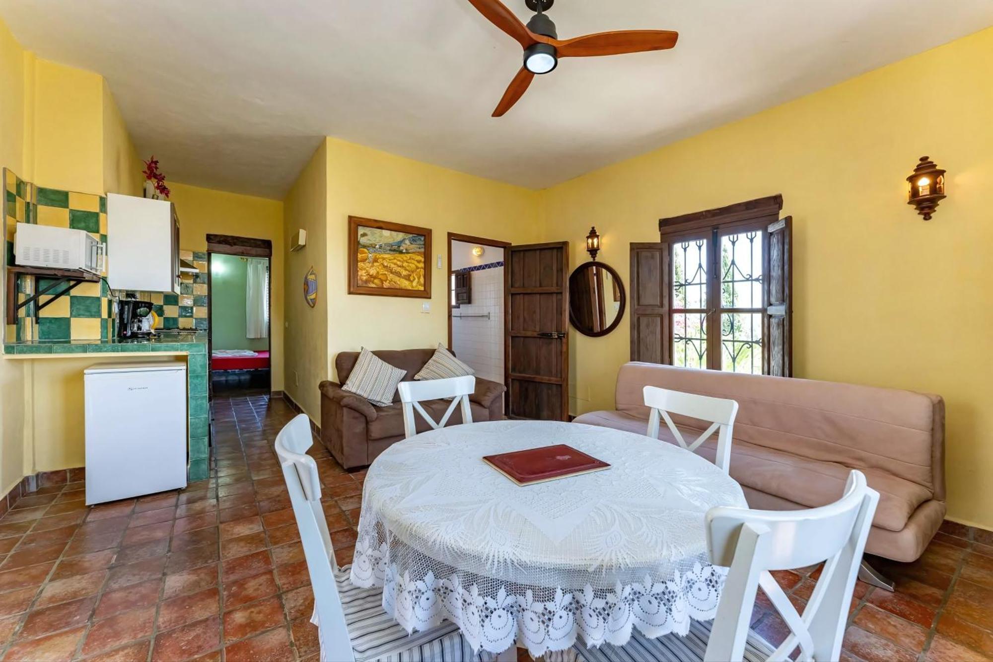 Castle Tower Ground Floor Apartment In Rural Holiday Park 'Cezanne' Tolox Bagian luar foto